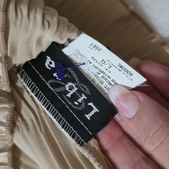 Libra Gold Top - Picture 2 of 2